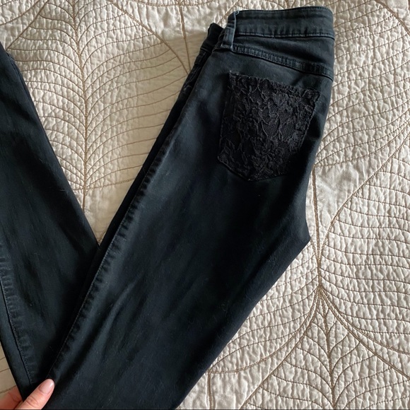 5/$35🍑 Lace Pocket Guess Jeans Brittney Skinny - Picture 4 of 8
